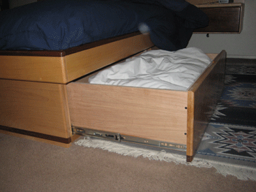 maple pedestal bed