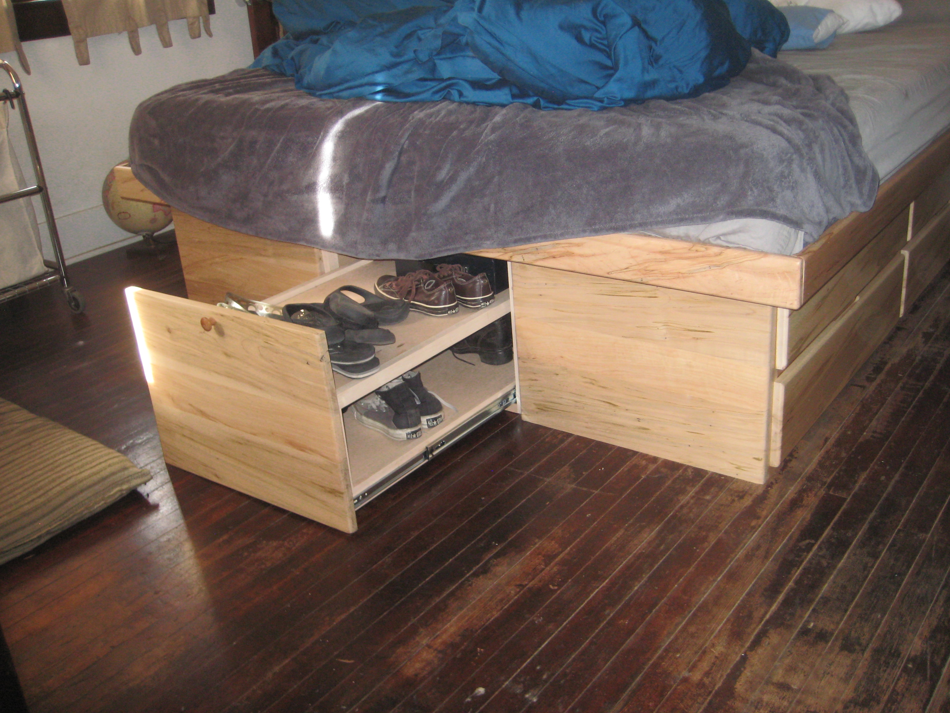 Shoe drawer pullout